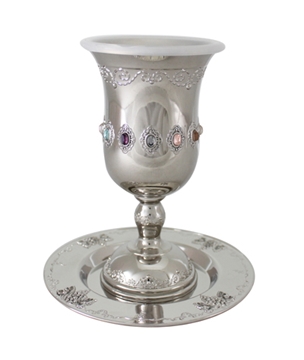 תמונה של גביע קידוש ותחתית מניקל מעוטר בסגנון פיליגרן משובץ "אבני החושן"