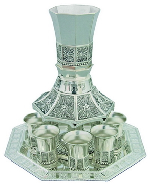 תמונה של מזרקת יין 8 גביעים ממתכת מצופה כסף ומגש מניקל "נהרות התנ"ך"