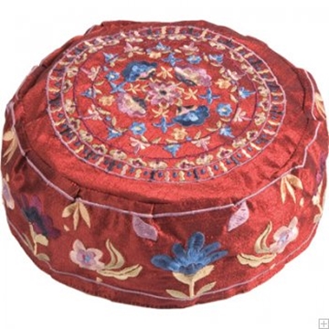 תמונה של כובע רקום בעבודת יד "פרחים" (אדום) - יאיר עמנואל