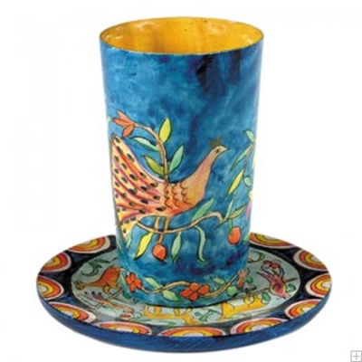תמונה של גביע קידוש מעץ עם תחתית "ציפורים" - יאיר עמנואל