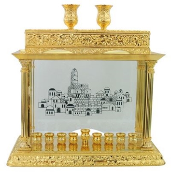 תמונה של חנוכיה מעוטרת ממתכת מצופה זהב "ירושלים העתיקה"