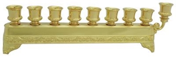 תמונה של חנוכיה מהודרת ממתכת מצופה זהב עם עיטורים 